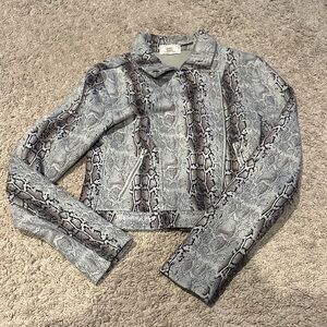 Have Snakeskin Pattern Top